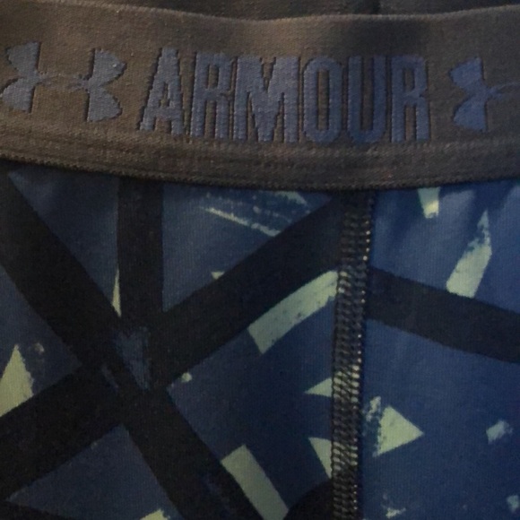 Under Armour Girls’ Cropped Leggings - Picture 3 of 3